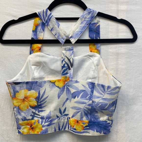 J.O.A Blue and Yellow Floral Crop Top - Picture 4 of 11